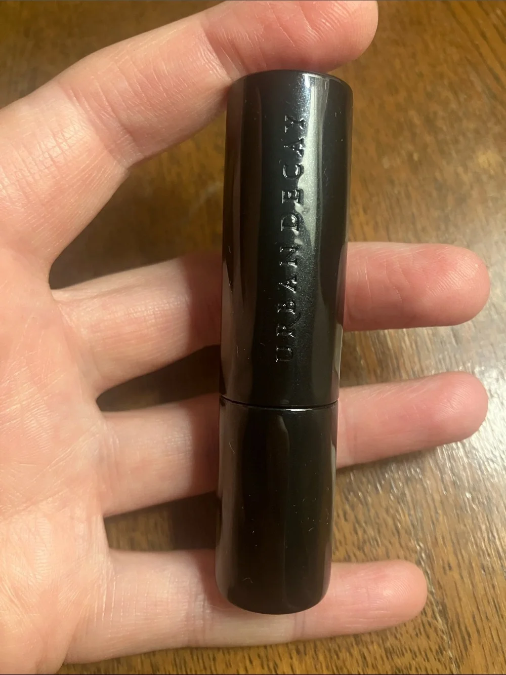 UD lipstick matte in Bad Blood